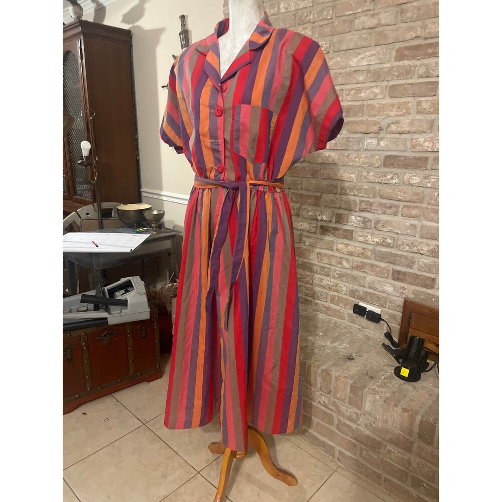 Vintage-style rainbow striped cotton dress! 👗 - Picture 3 of 4